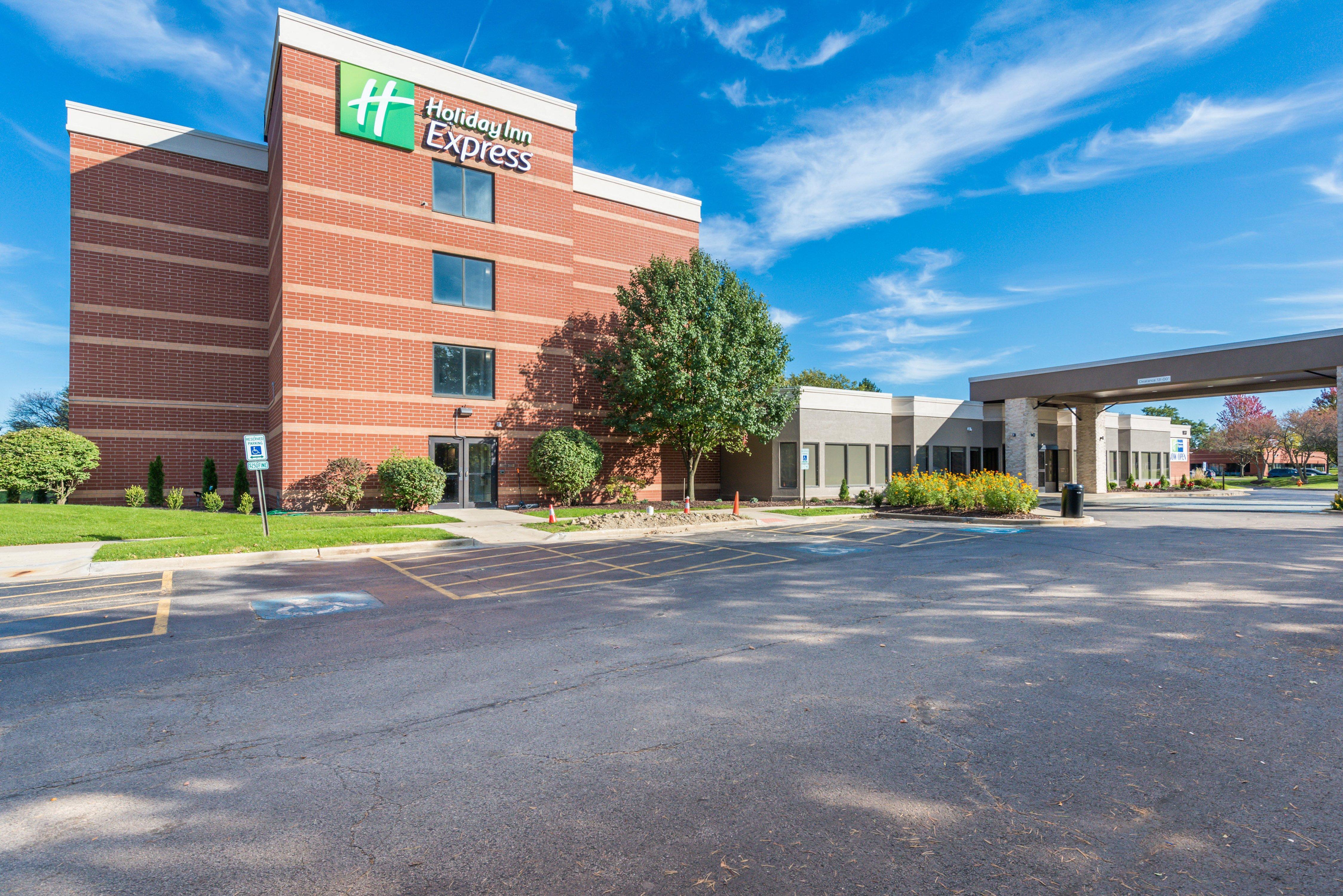 Holiday Inn Express Naperville By Ihg Exterior foto