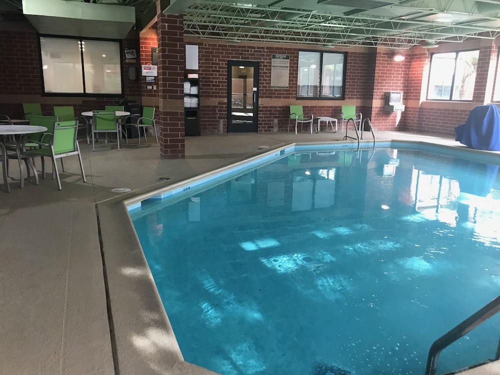 Holiday Inn Express Naperville By Ihg Exterior foto