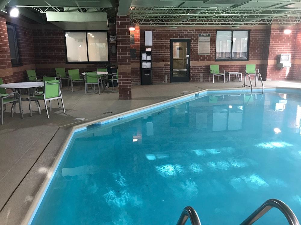 Holiday Inn Express Naperville By Ihg Exterior foto