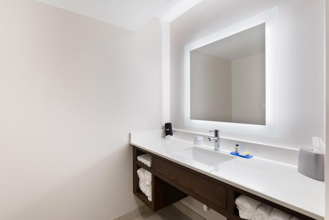 Holiday Inn Express Naperville By Ihg Exterior foto